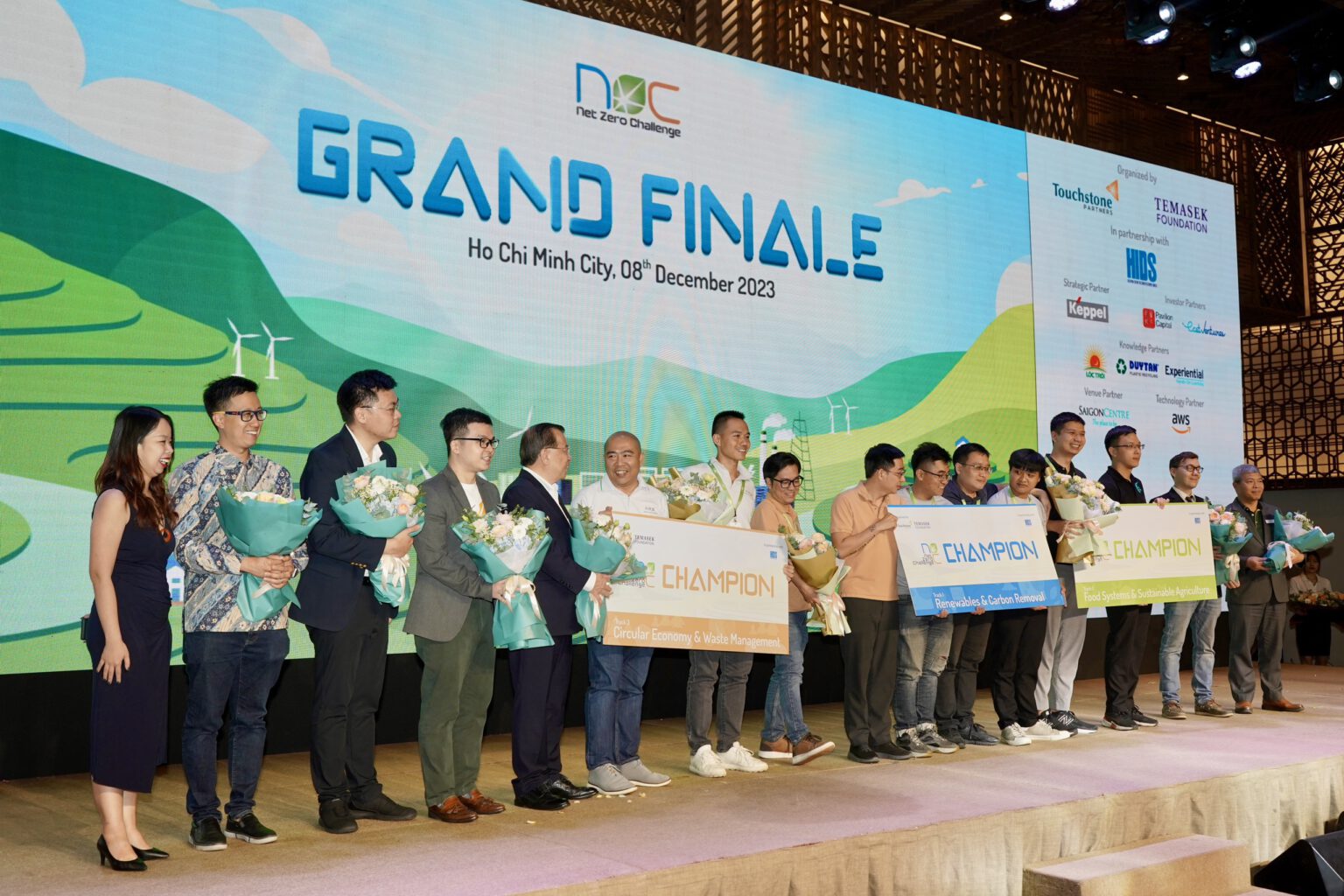 Chiến thắng Thách thức Net Zero, ba đội Việt Nam giành 15 tỷ đồng